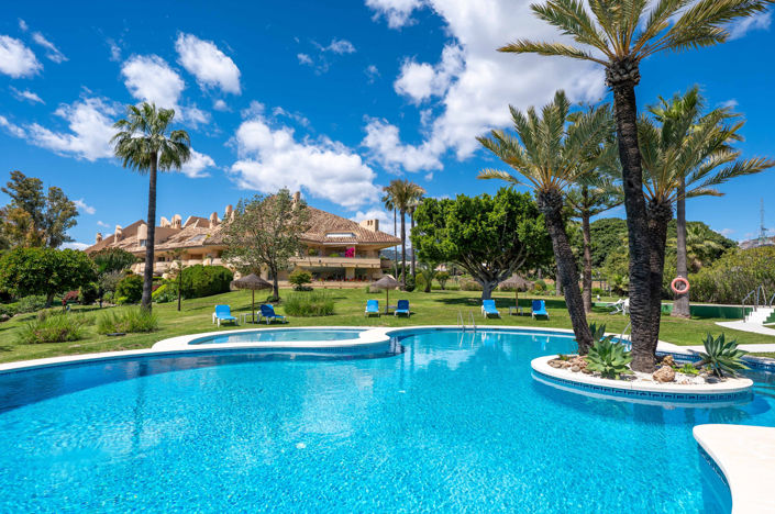 Image No.30-4 Bed Property for sale