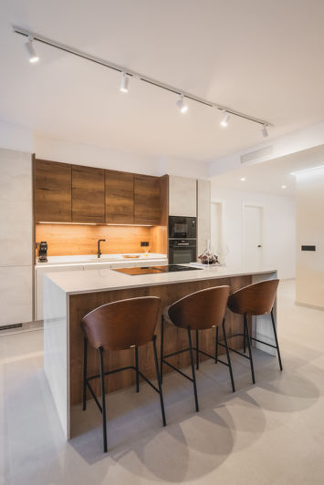 Image No.7-4 Bed Property for sale