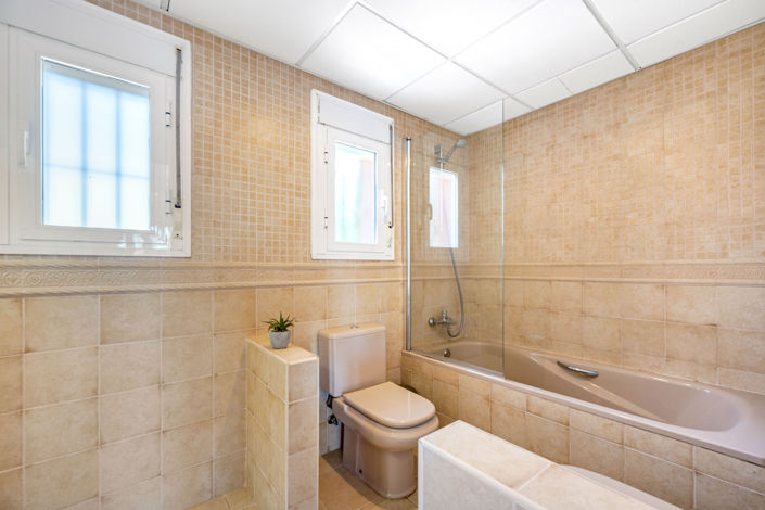 Image No.35-5 Bed Villa for sale