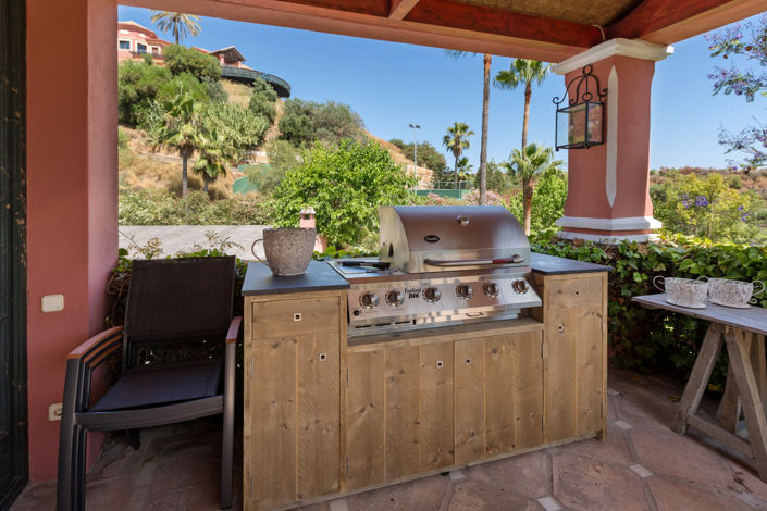 Image No.15-12 Bed Villa for sale