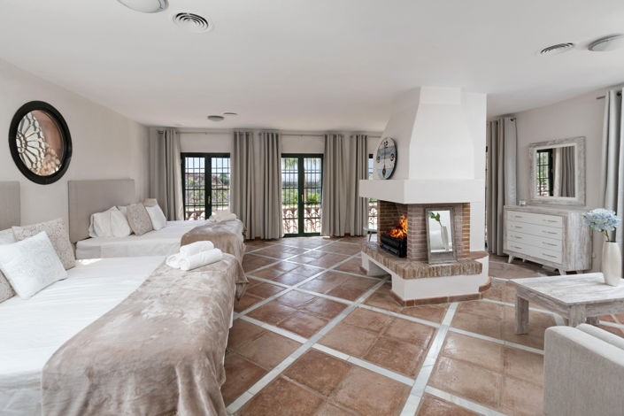 Image No.22-12 Bed Villa for sale