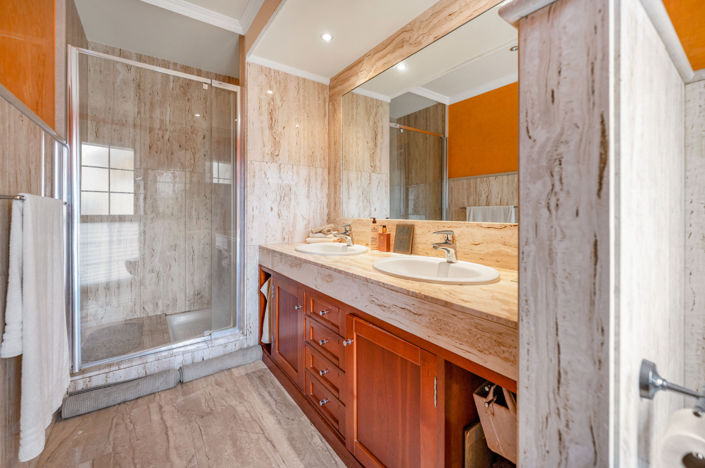 Image No.13-3 Bed House for sale