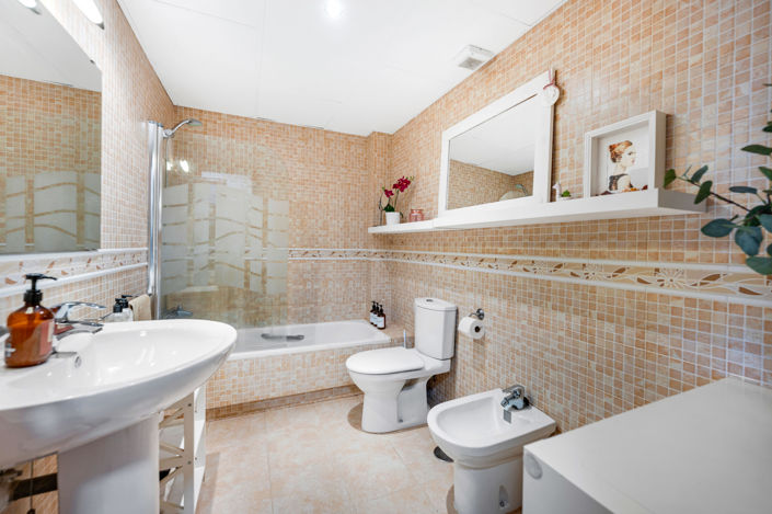 Image No.19-3 Bed House for sale