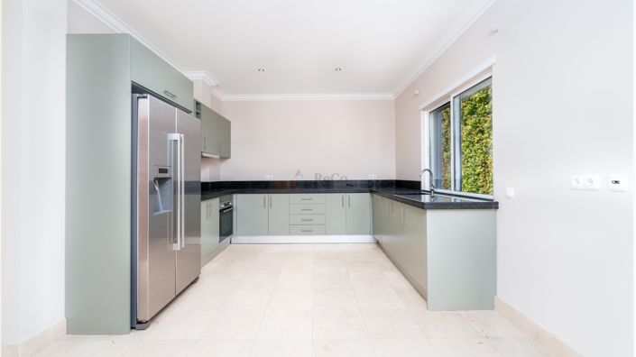 Image No.10-7 Bed Villa for sale