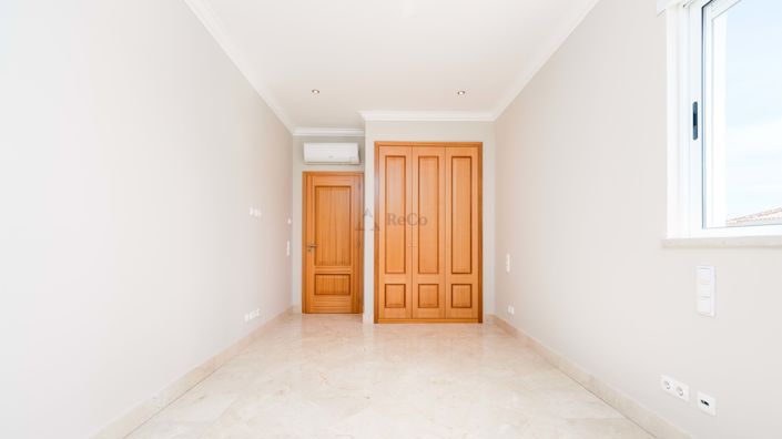 Image No.14-7 Bed Villa for sale