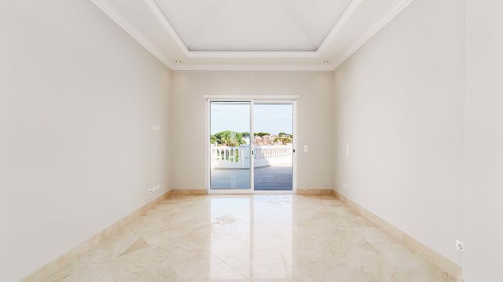 Image No.21-7 Bed Villa for sale