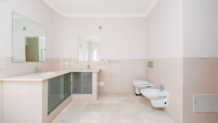 Image No.26-7 Bed Villa for sale