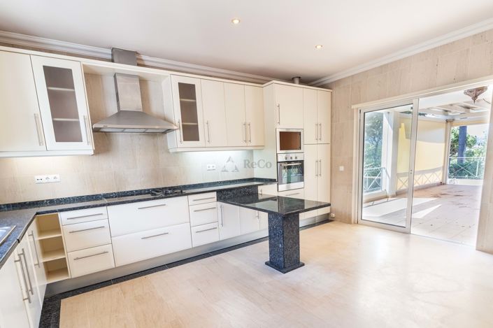 Image No.10-6 Bed Villa for sale