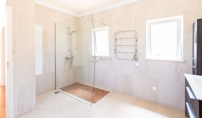 Image No.19-6 Bed Villa for sale