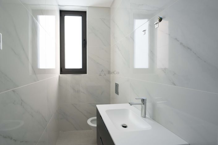 Image No.11-4 Bed Villa for sale