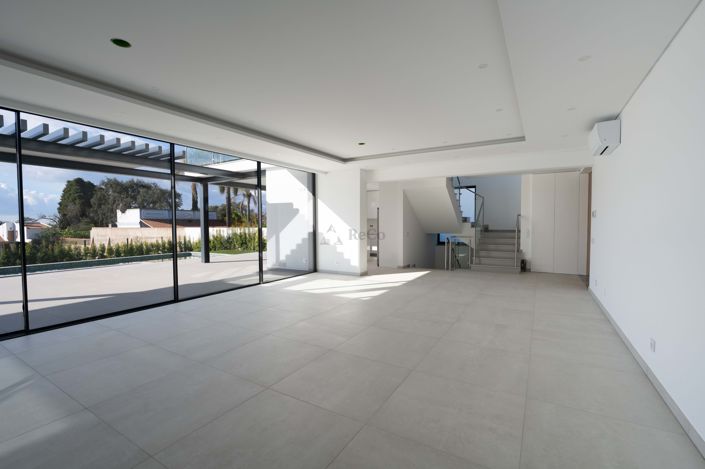 Image No.4-4 Bed Villa for sale