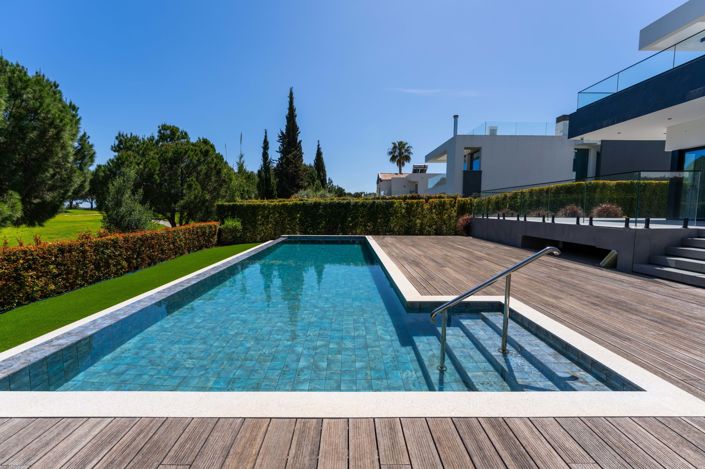 Image No.1-4 Bed Villa for sale