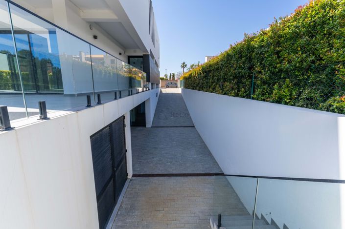 Image No.23-4 Bed Villa for sale