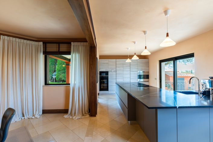 Image No.9-5 Bed Villa for sale