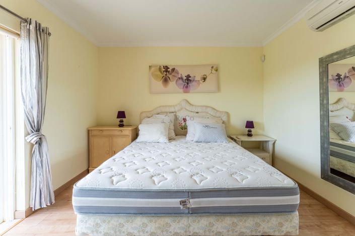 Image No.17-4 Bed Townhouse for sale