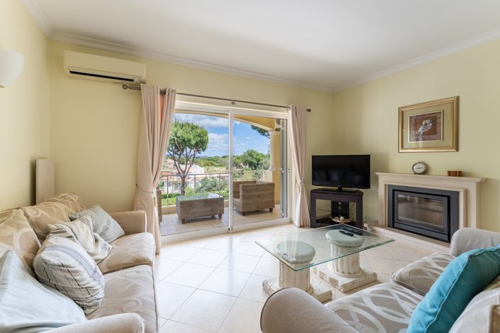 Image No.1-4 Bed Townhouse for sale