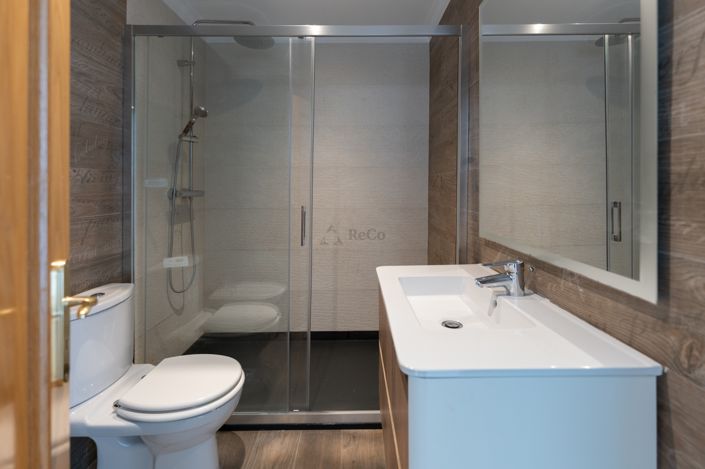 Image No.19-4 Bed Townhouse for sale