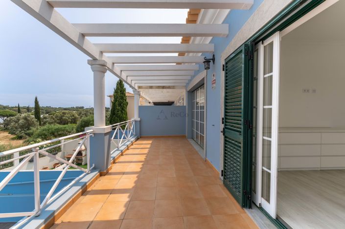 Image No.24-4 Bed Townhouse for sale