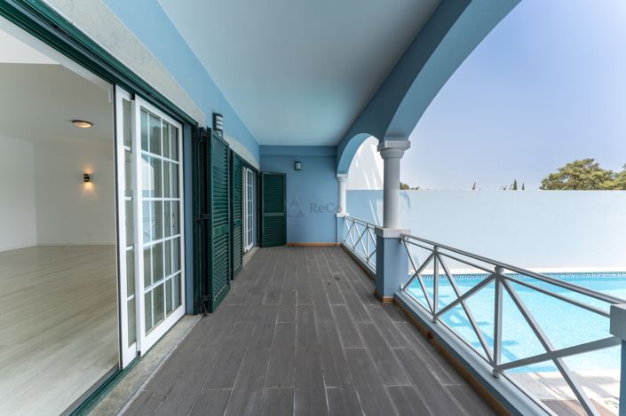 Image No.25-4 Bed Townhouse for sale