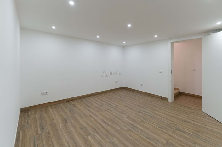 Image No.28-4 Bed Townhouse for sale