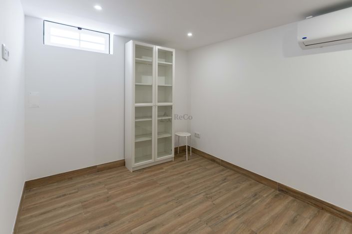 Image No.29-4 Bed Townhouse for sale