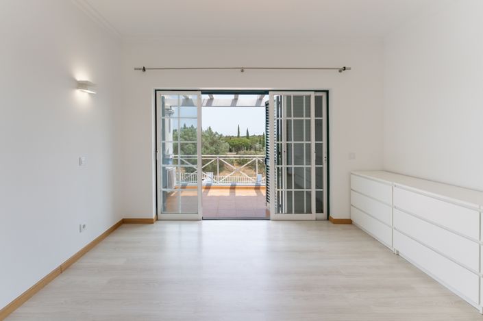 Image No.5-4 Bed Townhouse for sale