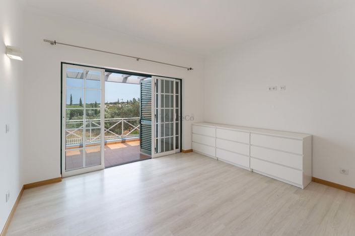 Image No.6-4 Bed Townhouse for sale