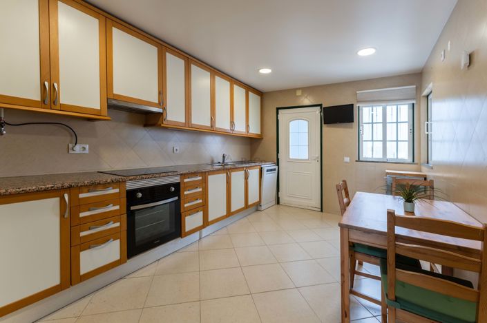 Image No.7-4 Bed Townhouse for sale