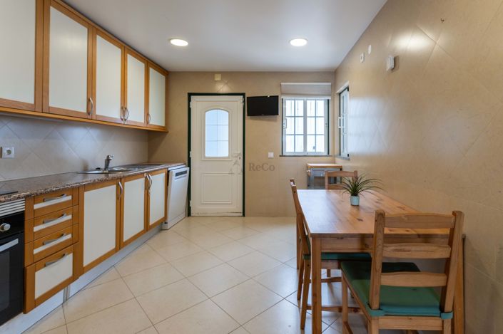 Image No.8-4 Bed Townhouse for sale