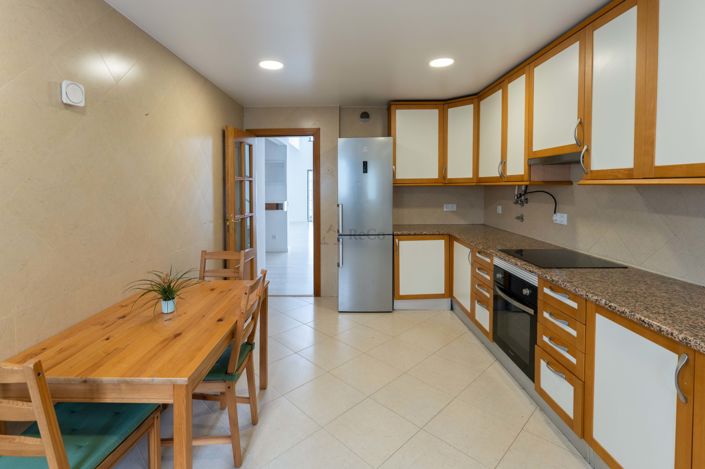 Image No.9-4 Bed Townhouse for sale