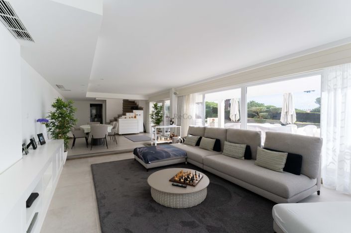 Image No.6-5 Bed Villa for sale