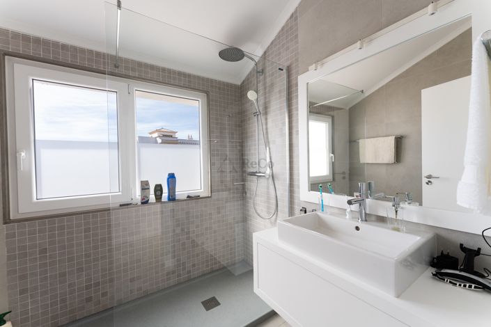 Image No.21-5 Bed Villa for sale