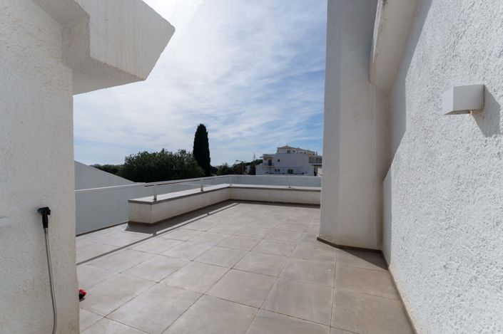 Image No.12-5 Bed Villa for sale