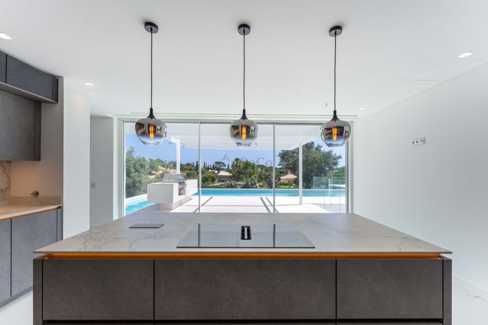 Image No.14-5 Bed Villa for sale