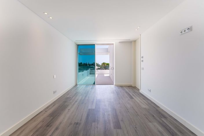 Image No.26-5 Bed Villa for sale