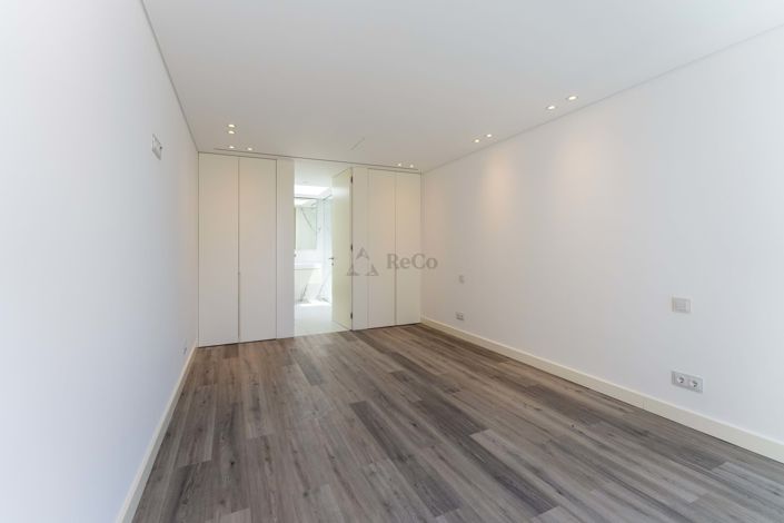 Image No.27-5 Bed Villa for sale