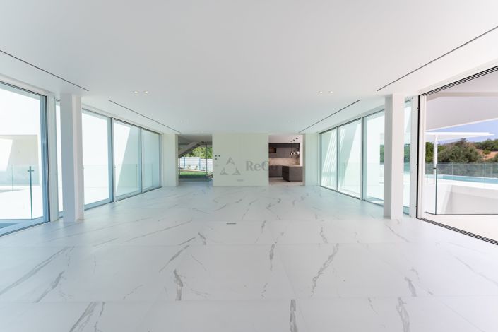 Image No.9-5 Bed Villa for sale