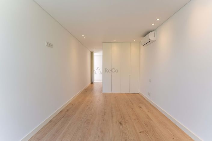 Image No.10-3 Bed Villa for sale