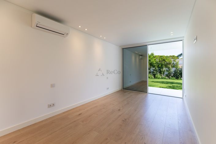 Image No.12-3 Bed Villa for sale