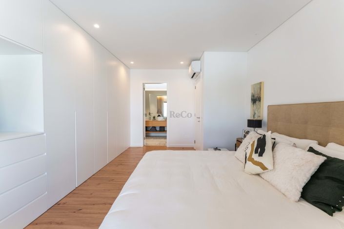 Image No.18-3 Bed Property for sale