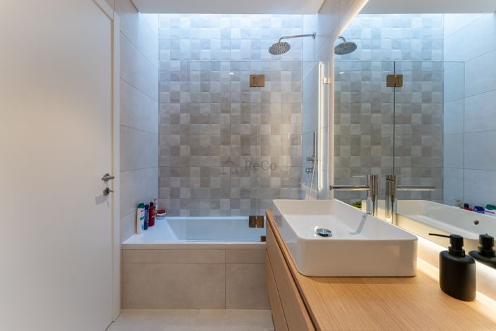 Image No.23-3 Bed Property for sale