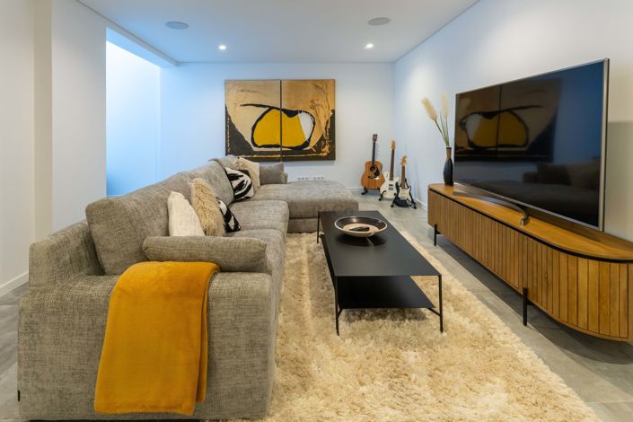 Image No.27-3 Bed Property for sale