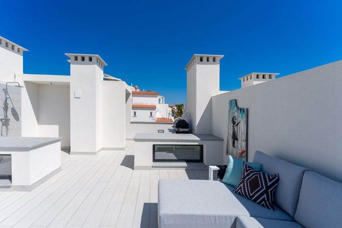 Image No.36-3 Bed Property for sale