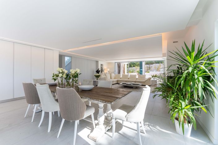 Image No.14-5 Bed Villa for sale