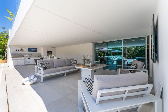 Image No.3-5 Bed Villa for sale