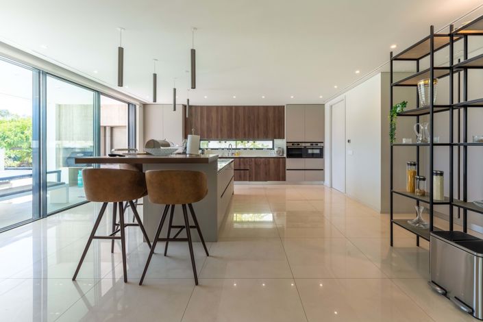 Image No.12-8 Bed Villa for sale