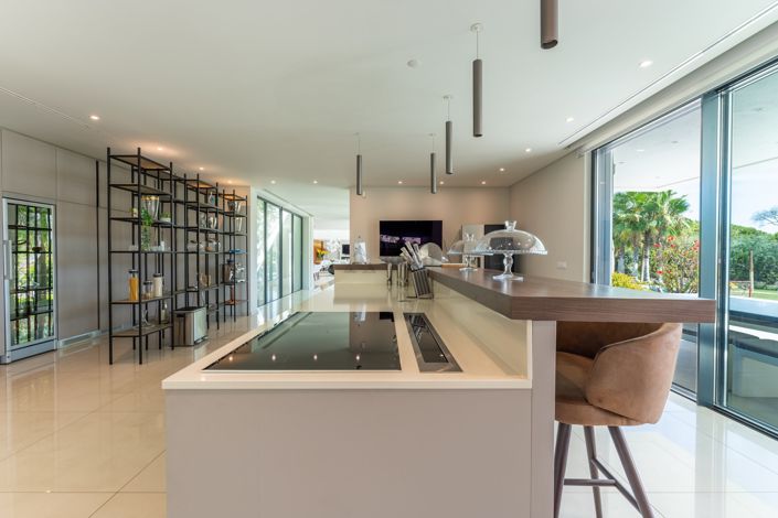 Image No.13-8 Bed Villa for sale