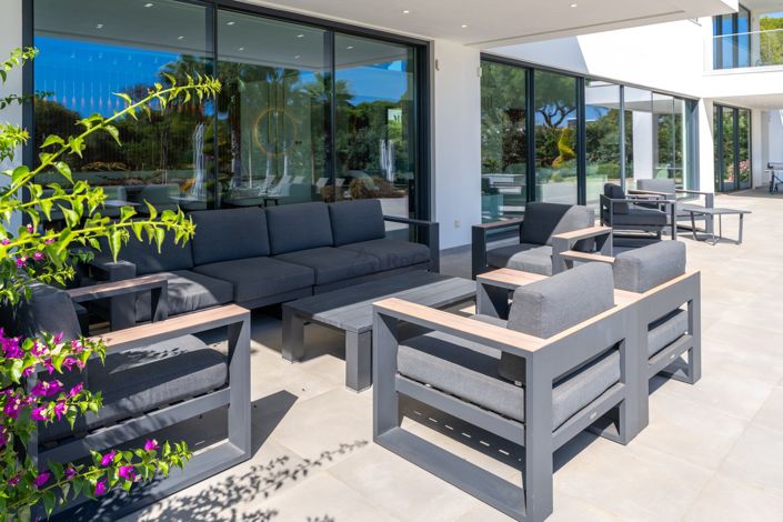 Image No.15-8 Bed Villa for sale