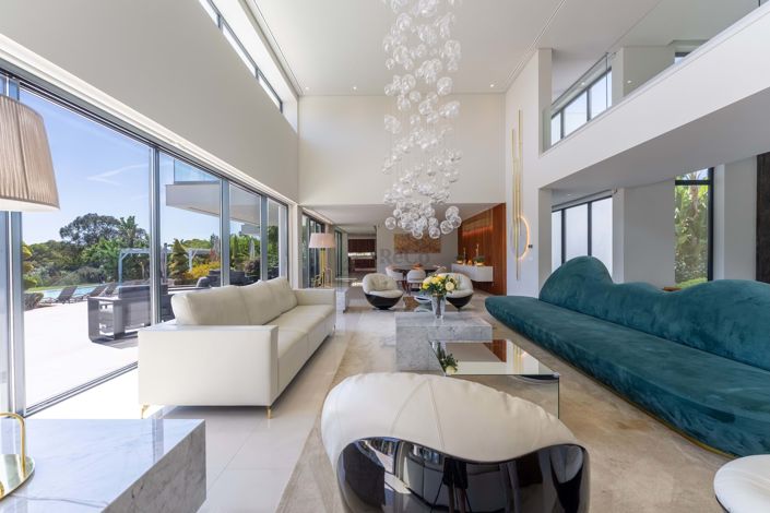 Image No.17-8 Bed Villa for sale