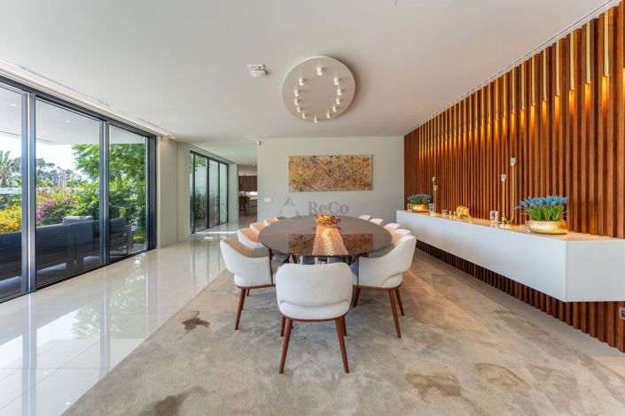 Image No.18-8 Bed Villa for sale